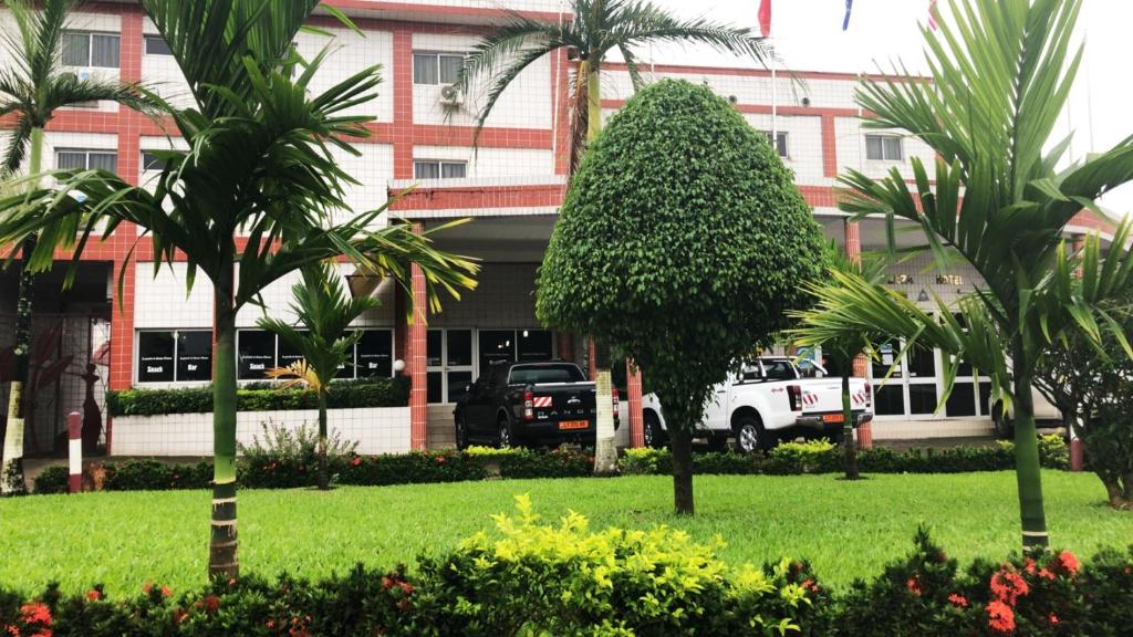 Peninsula Hotel Douala